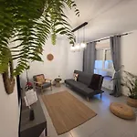 Hawaii House *