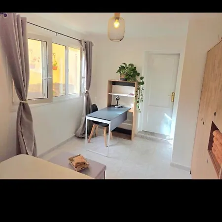Hawaii House *